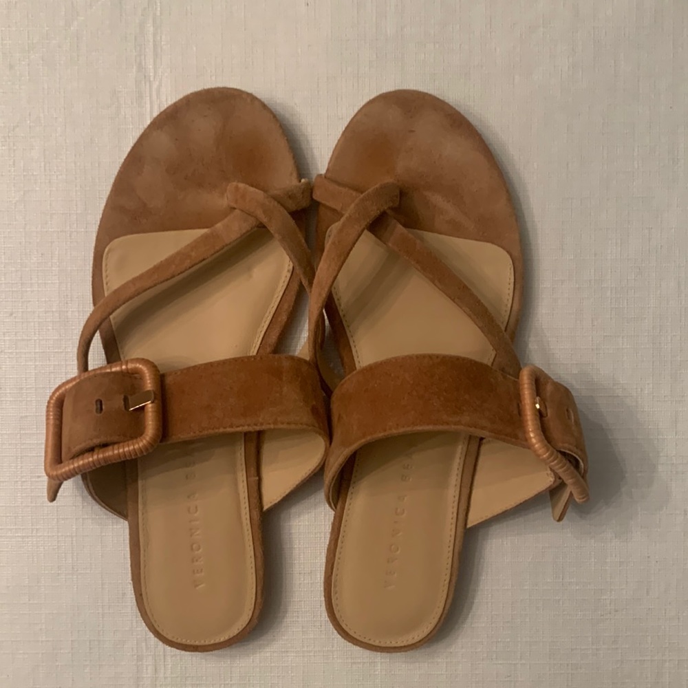 Veronica Beard camel colored women’s suede sandals size 7